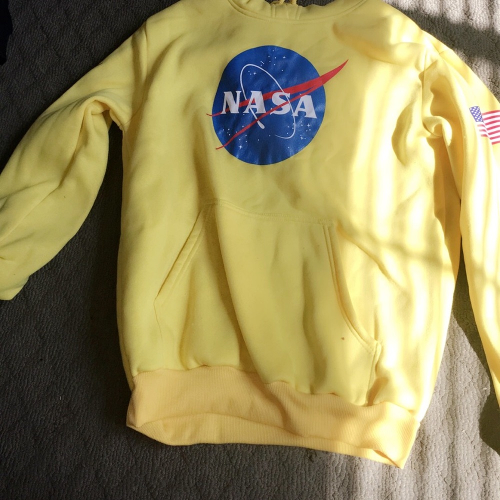 Yellow sweatshirt